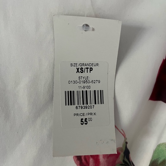 New with tags vintage print rose dress. - Picture 3 of 5